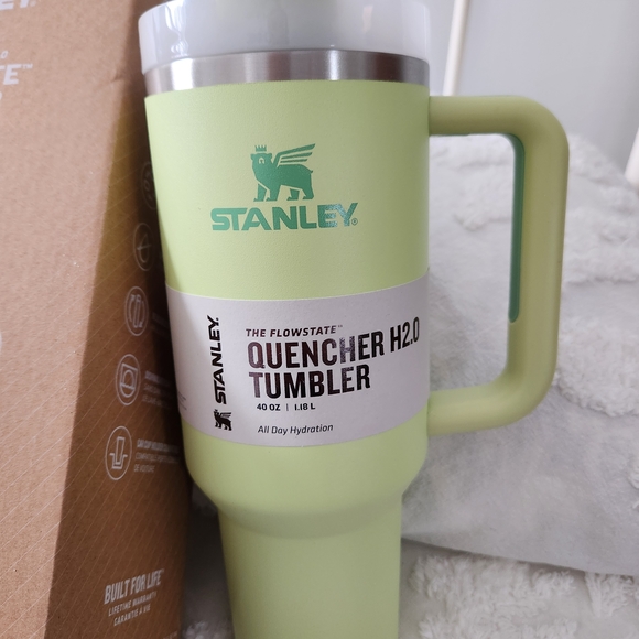 Stanley 40oz Green Quencher H2.0 Tumbler - Picture 1 of 7